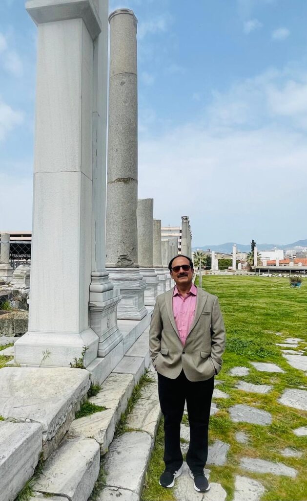 Sarangaa ھومرَ جو گُم ٿي ويل شھرُ، نيرو ساحلُ ۽ يوناني حُسن