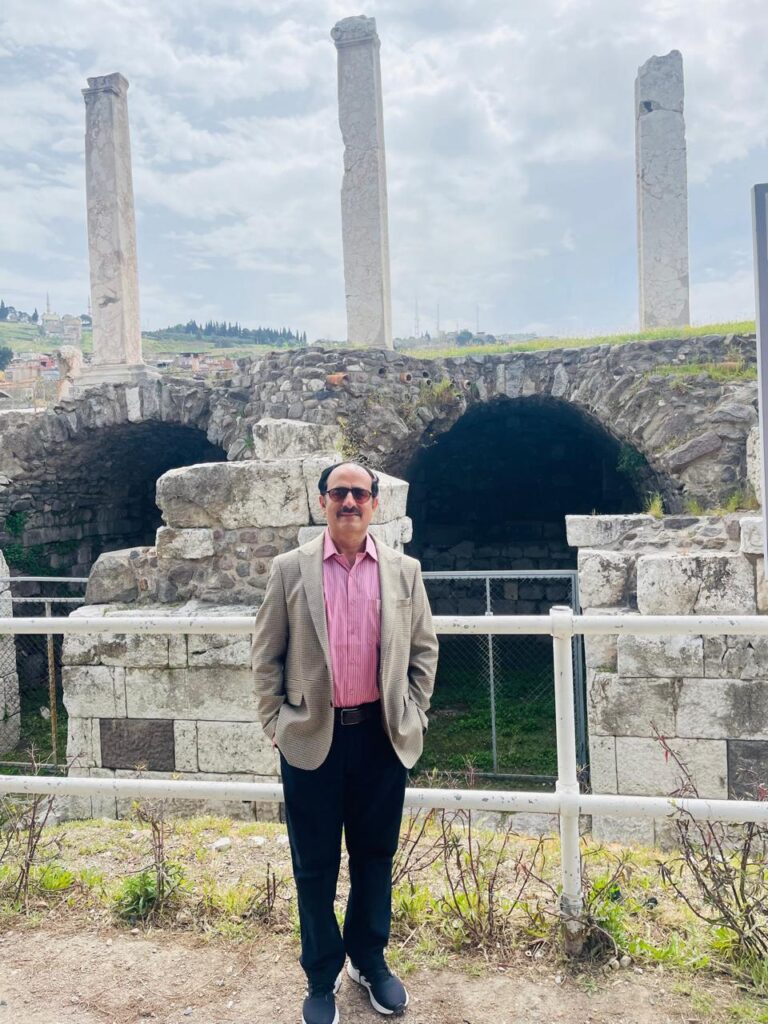 Sarangaa اِزمير:چوٽيءَ تي ٺھيل قلعو، قديم وسندي ۽ شاعريءَ وارا ڏاڙهون