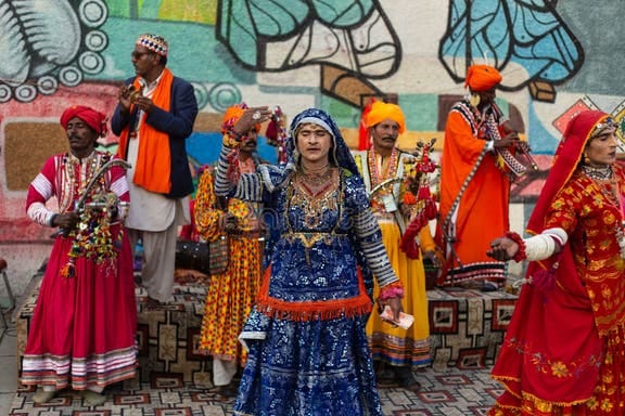 Sarangaa لوڪ موسيقي ۽ معياربنديءَ جو جبر